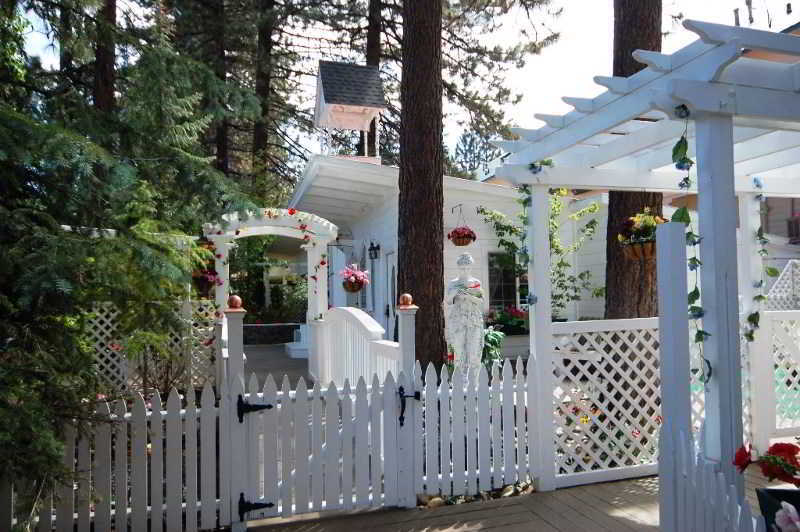 Tahoe Chalet Inn, The Theme Inn Lake Tahoe Exterior photo
